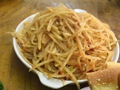 酸辣土豆丝-沙洲胡杨焖饼