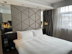 -桔子酒店(上海西藏北路地铁站店)