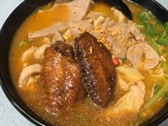 冬阴功鸡翼猪润米线-华嫂冰室(尖沙咀店)