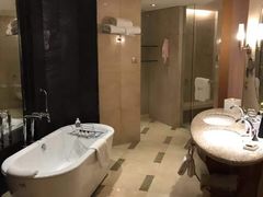 -上海佘山世茂艾美酒店