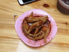 -爆炸头阿姨小四川正宗川味小吃(无任何分店)