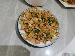 -何适山庄·团餐住宿(水长城P2停车场店)