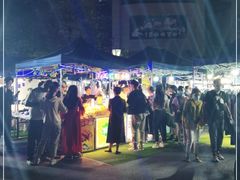 -吴山路夜市