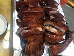 -东方之猪四更烤乳猪(金垦总店)
