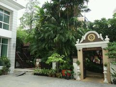 店铺门面-Ruen Urai