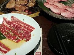 -山川小町·极番烧肉(新地假日广场店)