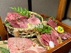 -山川小町·极番烧肉(新地假日广场店)