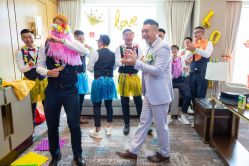 -现代经典婚纱摄影