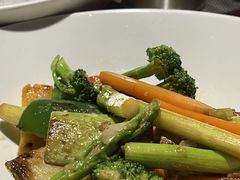 -MONICH牛排融合餐厅(和义大道购物中心店)