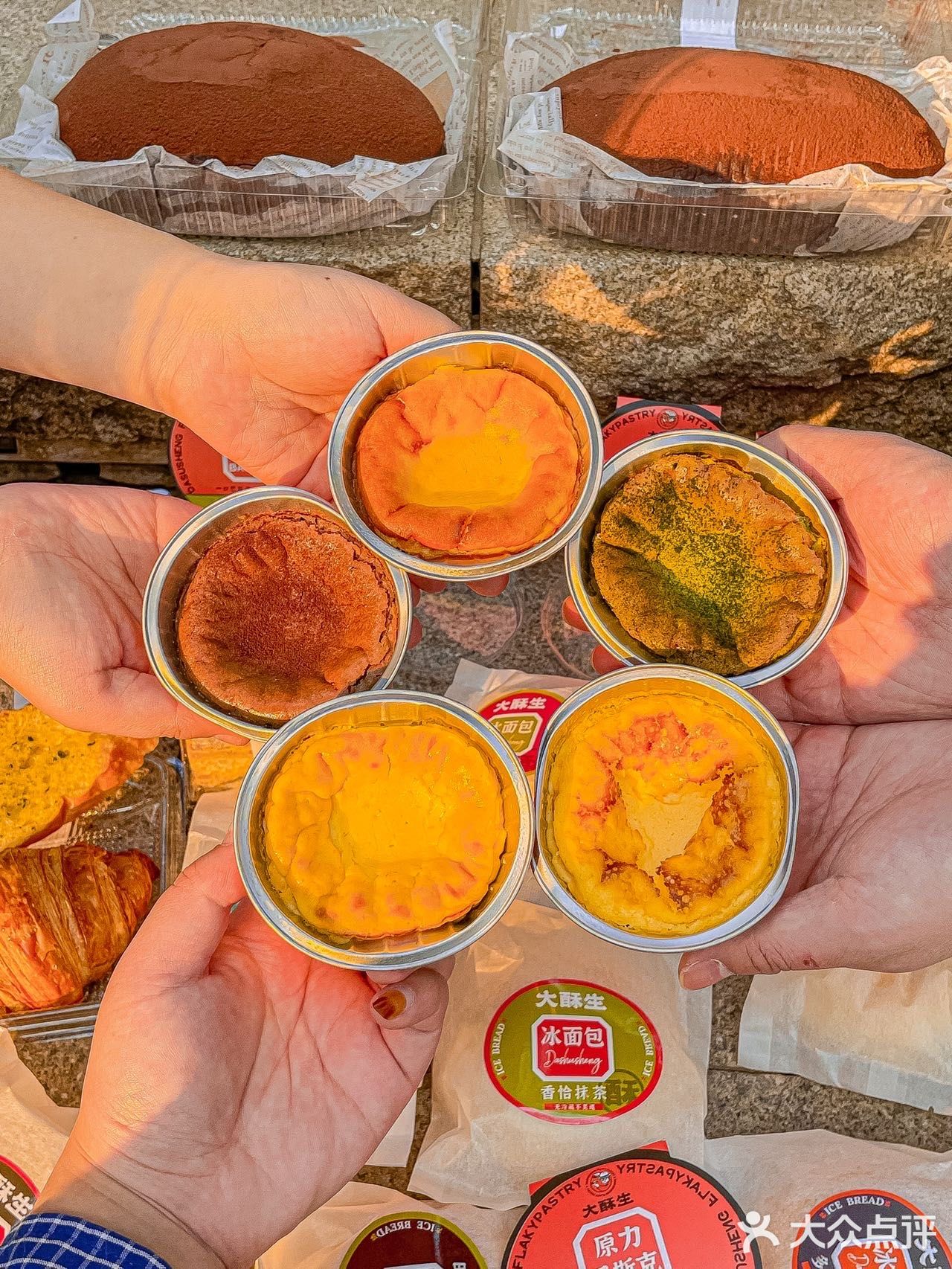 重庆也有冰面包了💥吧唧一口会爆浆‼️