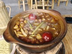 七彩泡椒牛腩煲-夜椒瑶·广西大排档(八卦岭店)