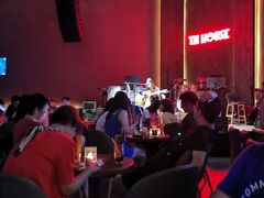 -TZ House音乐现场(来福士中心店)