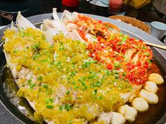 双色鸳鸯鱼头王-望湘园·洞庭渔宴(浦江欢乐颂店)
