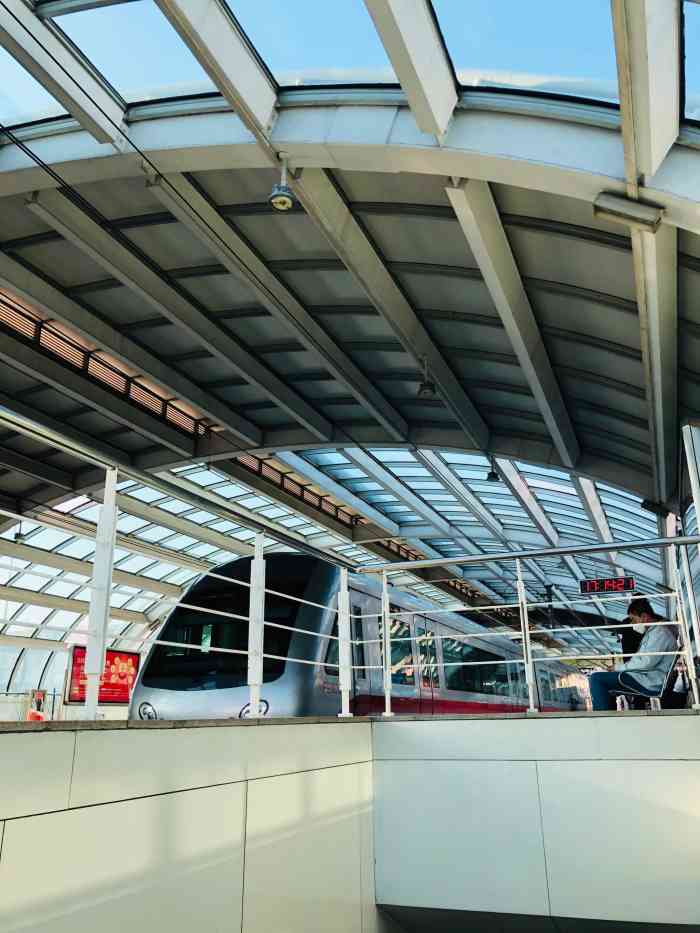 金家街地铁站-""橙v11月破十行动 "金家街轻轨站."-大众点评移动版