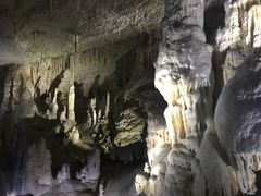 -波斯托伊纳溶洞
