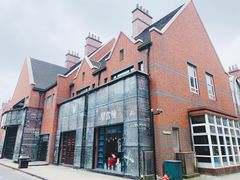 -钟书阁(松江泰晤士小镇店)