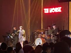 -TZ House音乐现场(来福士中心店)