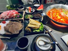 -湊湊火锅·茶憩(杭州湖滨银泰in77店)