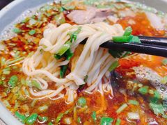 -臻老板牛肉面(光华路SOHO店)