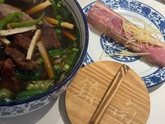 -镇南锅盖面馆(解放路店)