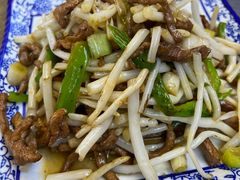 毛草根炒肉丝-老味道1992(武当山店)