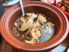 -有红鸡毛店·川菜(建设路店)