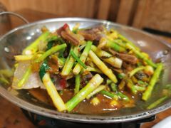 -芦茨金富饭庄·25年老字号·专做稻草鸡