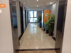 -橙曼酒店(双子塔环球中心店)