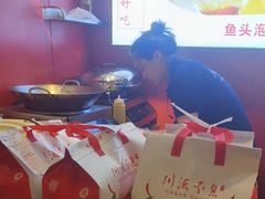 -川流不息·地道川菜·小龙虾(新松江路店)