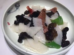 山药木耳炒香肠-卯时·龙光雅宴·精致锡帮菜(惠山古镇店)