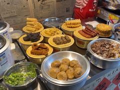 -柳州肥姨妈大骨螺蛳粉(沙河店)
