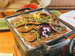 铁板牛舌配香蒜金针菇-鳗鱼家·深夜食堂(军博店)