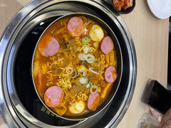 -三清洞摩西韩式年糕火锅(威高广场店)