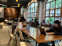 靠窗位-VESH COFFEE(定西路店)