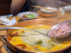 -洱火云南酸菜牛肉火锅(石景山当代商城店)