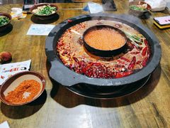 -黄潇洒老火锅(九眼桥宏济巷店)