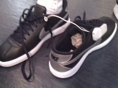 -NIKE上海青浦换季优惠店