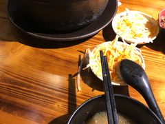 -丽虹云南过桥米线(兴工街店)