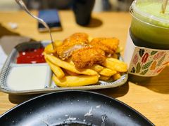 英式炸鱼配宽薯-HELLO 27 意面·沙拉·帕尼尼