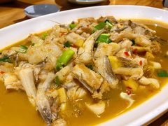 豆腐鱼-头上红煨盐鸡·非遗院子餐厅