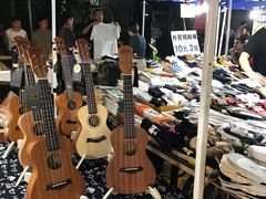 -吴山路夜市