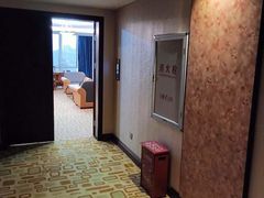 -世鸿大酒店(宁德站店)