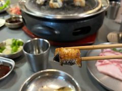 -围炉肉舍•炭烤活鳗•丹东海鲜烤肉(步行街店)