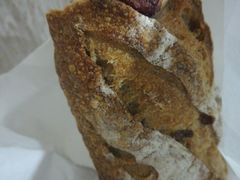 蔓越莓核桃法棍-WHEAT&BAKER-麥(凯德来福士店)