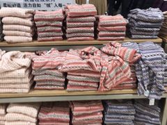 -优衣库(上海金桥国际商业广场店)