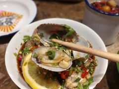 -沪小二炭火蛙锅(淮海中路美食不夜城店)