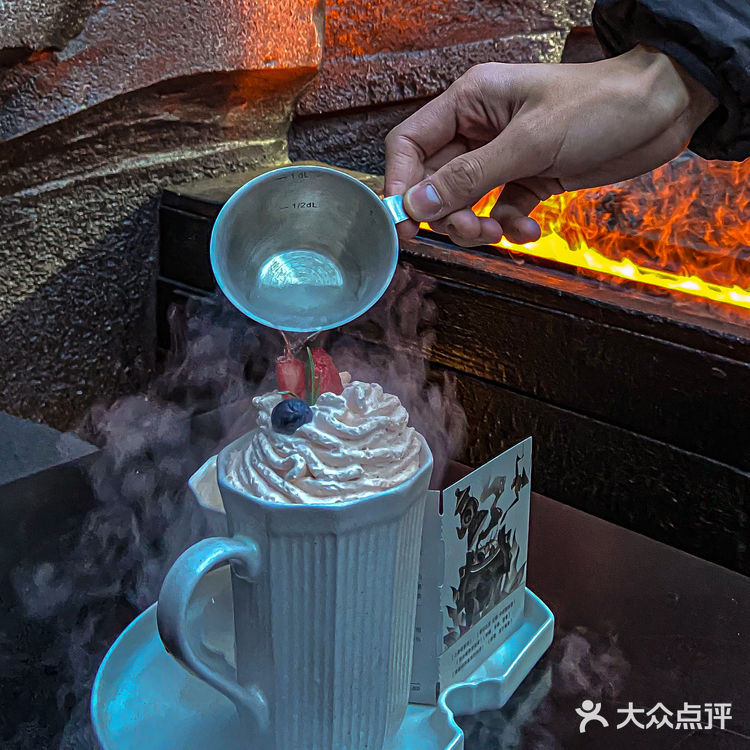 新中式茶饮空间 | 岩石和火花的碰撞