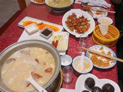 -依江春水烤鸭店