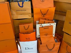 -聚云奢二手奢侈品黄金手表包包回收·中古店(三里屯总店)