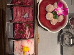 -左庭右院鲜牛肉火锅黑金店(陆家嘴中心店)